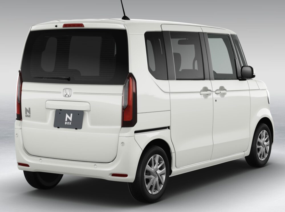 N-BOX 標準タイプ リア画像 プラチナホワイト・パール