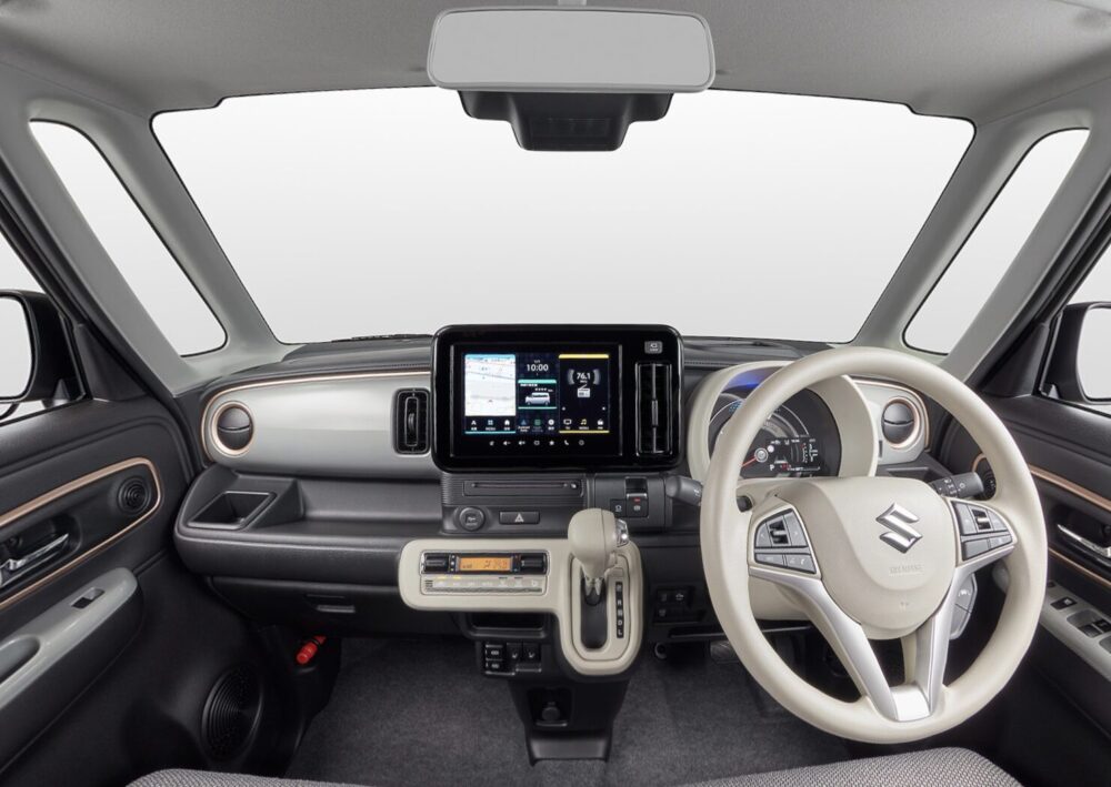 ワゴンRスマイル 車内 1